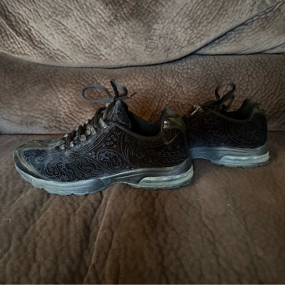 **UNIQUE & RARE** Nike Air Climax Sneakers, Black Velvet w/Blue imprint Paisleys